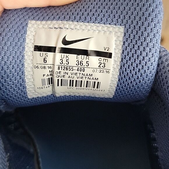 Nike women's Tanjun sneaker ocean fog/white Size 6 - Picture 7 of 9